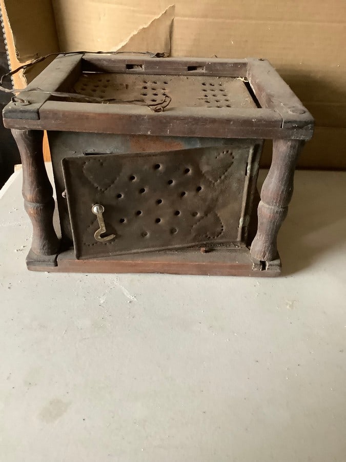 wood and tin early candle holder 9 x 6 (1 of 1)