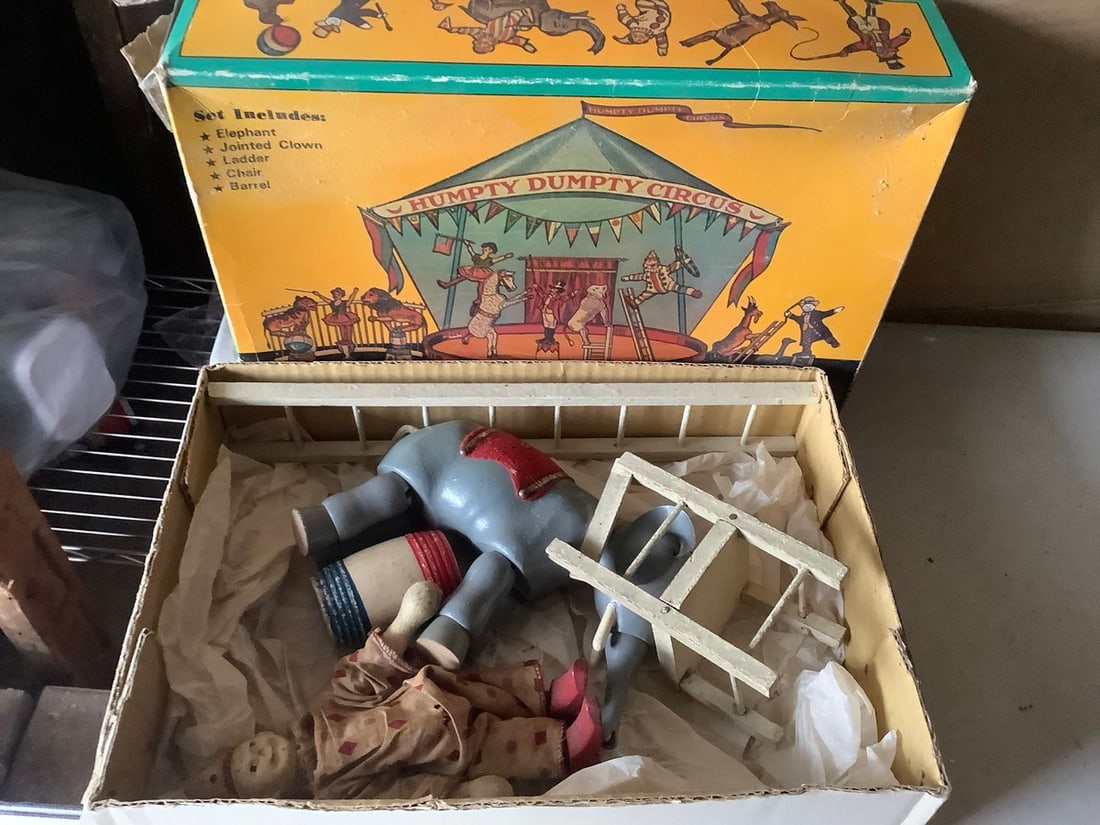 Schoenhut's Circus toys - Humpty Dumpty complete (1 of 1)