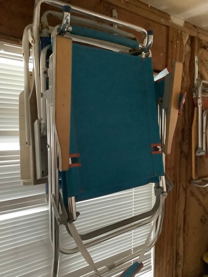 lot of 2 beach chairs: lot of 2 beach chairs