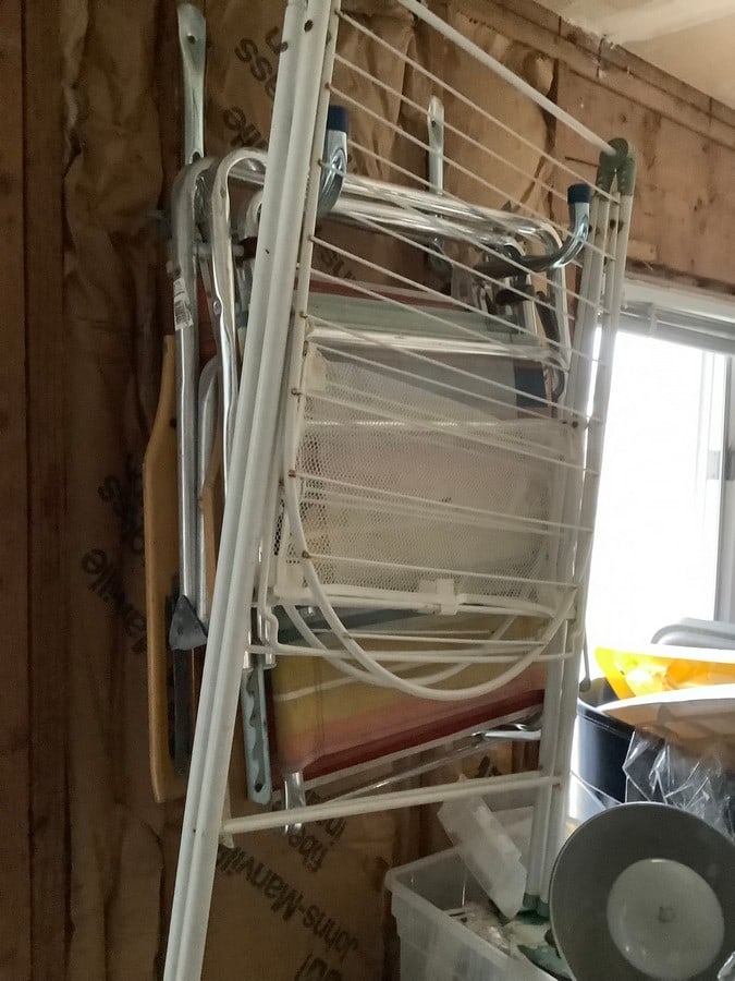 lot of 2 beach chairs and a towel rack (1 of 1)