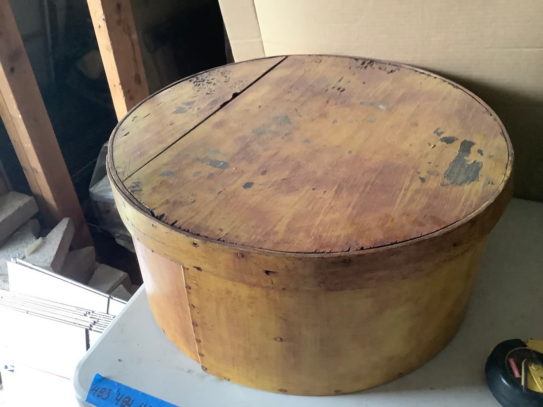 Early wooden cheese box - 20 inches across (1 of 1)