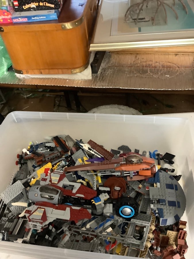 large amount of star wars legos: large amount of star wars legos