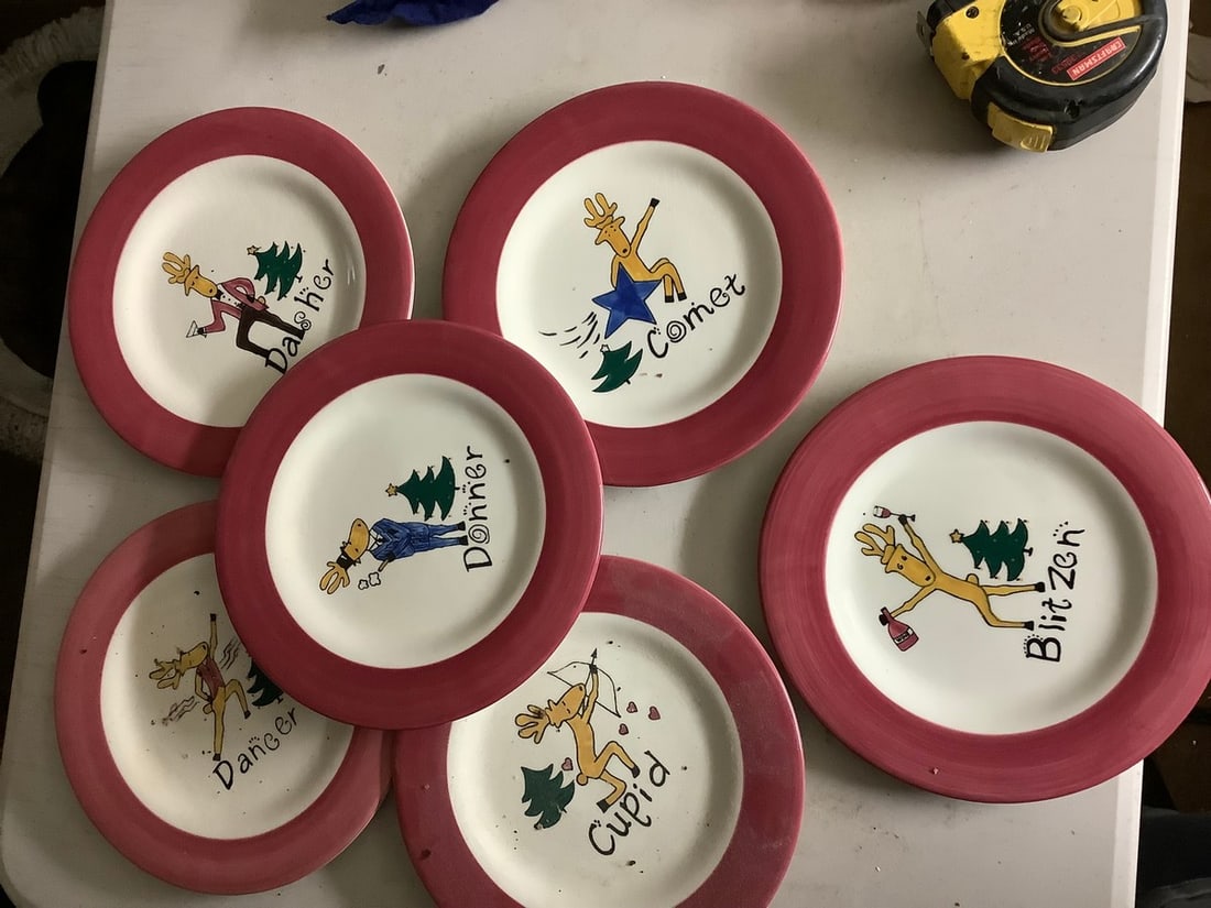 edward boutross hand painted made in the phillpines christmas reindeer plates each 8" long: edward boutross hand painted made in the phillpines christmas reindeer plates each 8" long