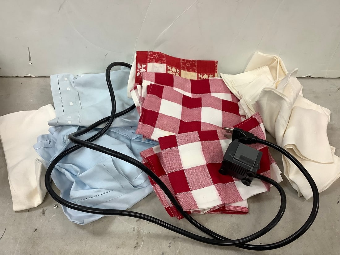 Lot of various tablecloths: Lot of various tablecloths
