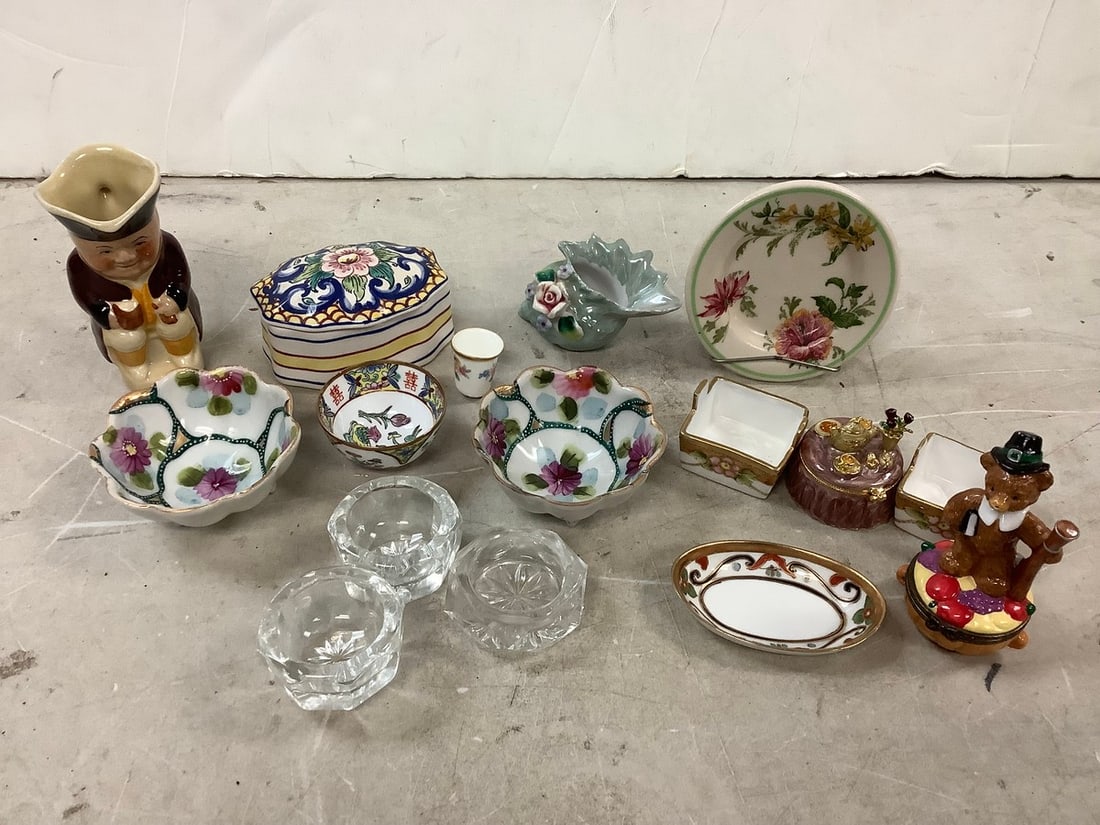 Lot of TONY WOOD STAFFORDSHIRE ENGLAND character creamer, trinket dish and more 4in tallest: Lot of TONY WOOD STAFFORDSHIRE ENGLAND character creamer, trinket dish and more 4in tallest