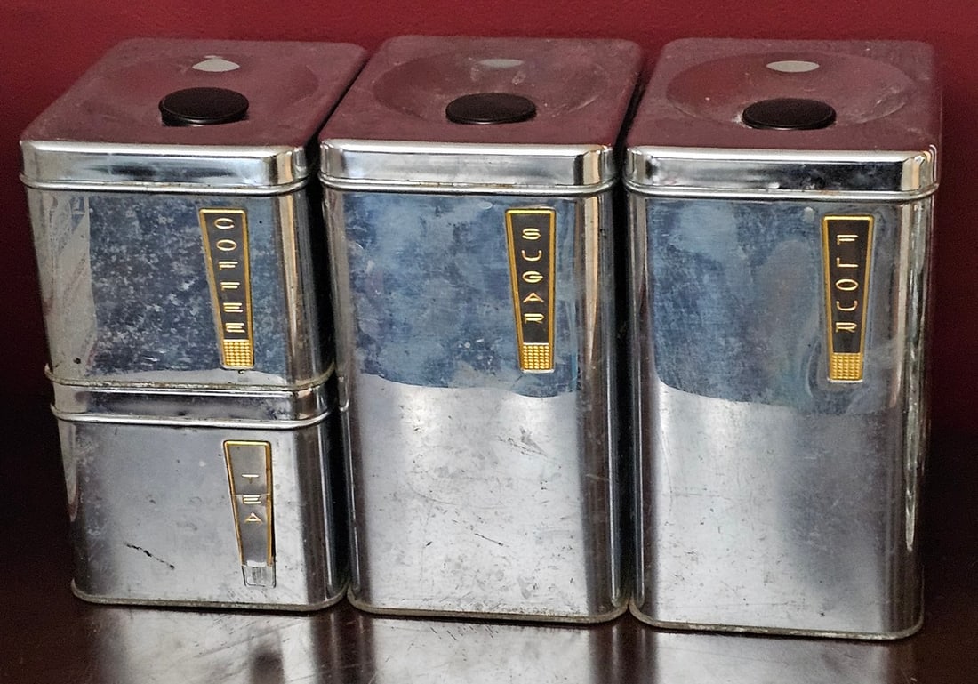 Midcentury Modern Vintage Kitchen Canisters note TEA label damaged and missing top handle (1 of 2)
