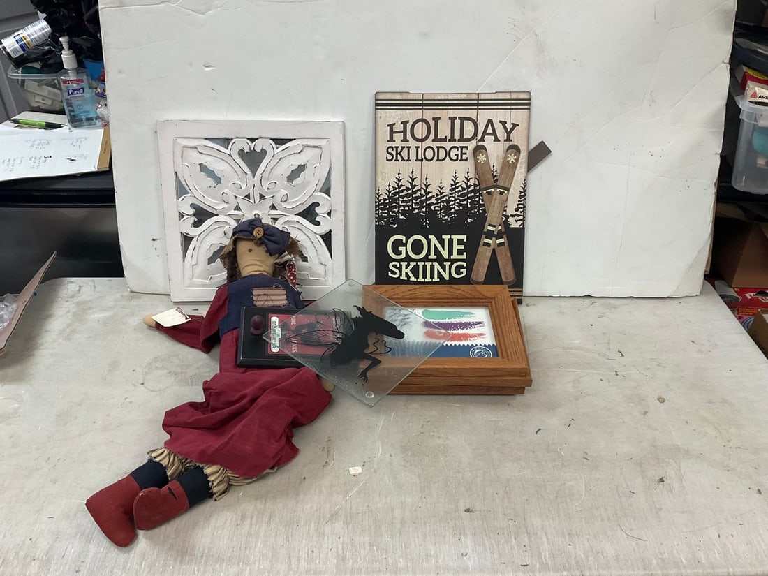 Wall art, frames, dolls and more: Wall art, frames, dolls and more