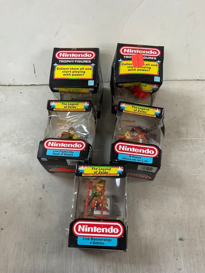 Nintendo trophy figures: Nintendo trophy figures