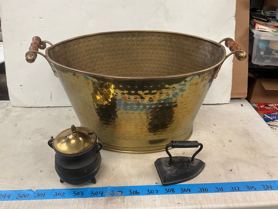 Brass Tub 13x27??, Cast Iron Cauldron with Handle, Cast Iron Doorstopper (1 of 1)