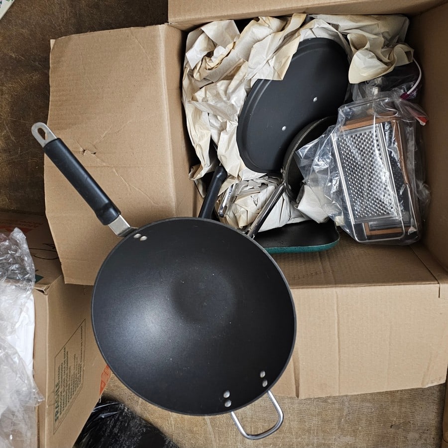 Kitchen Items incl wok, Pans, grater, more (1 of 1)