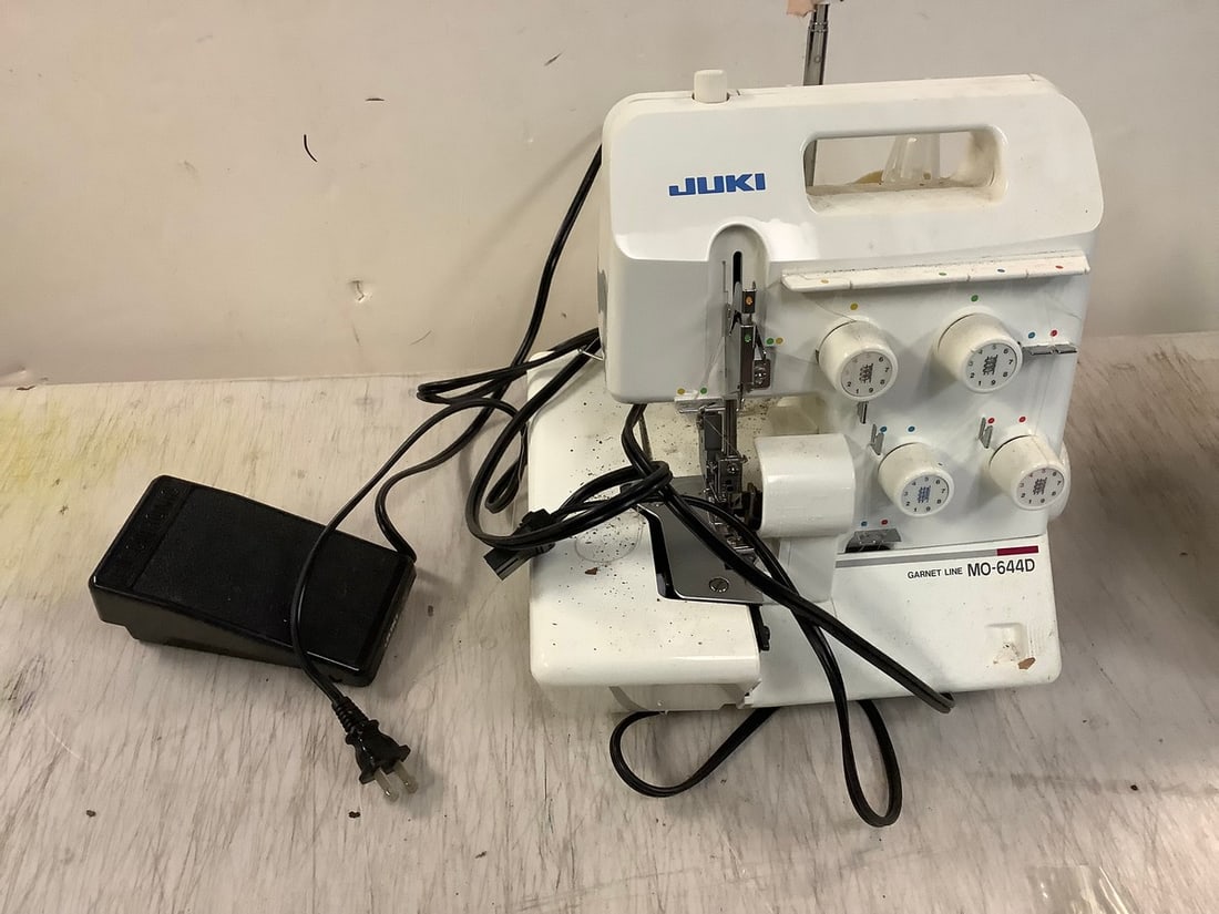 Juki Garnet Line MO-644D Sewing Machine (1 of 1)