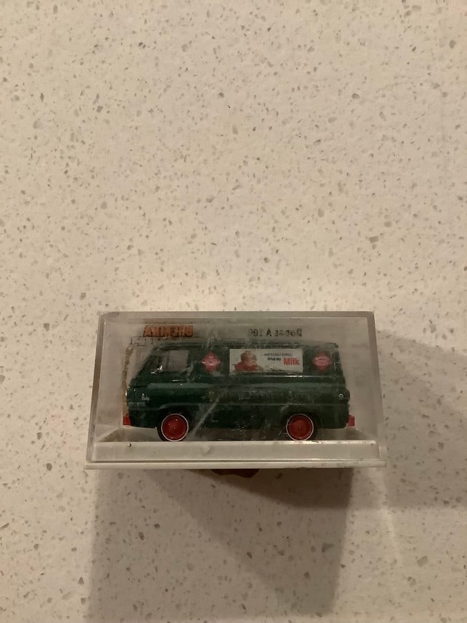 Railway express agency BREKINA AUTOMODELLE die cast van model 1.5in tall: Railway express agency BREKINA AUTOMODELLE die cast van model 1.5in tall
