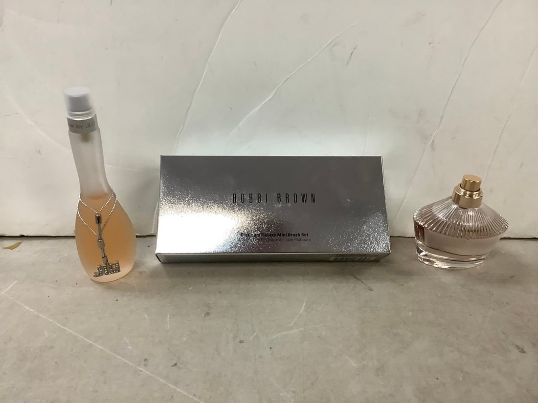 Platnium Deluxe Mini Brush Set by Bobbi Brown, JLo Perfume and more (1 of 1)