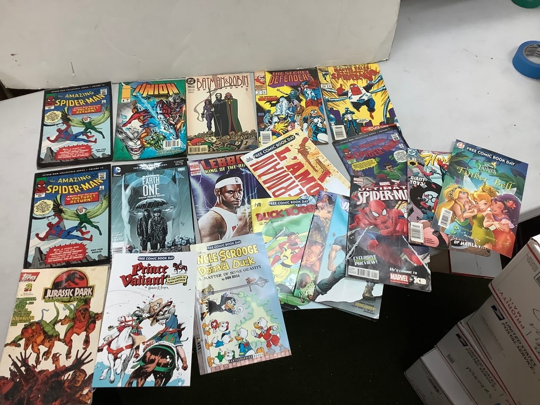 Lot of Vintage Assorted Comics (1 of 1)