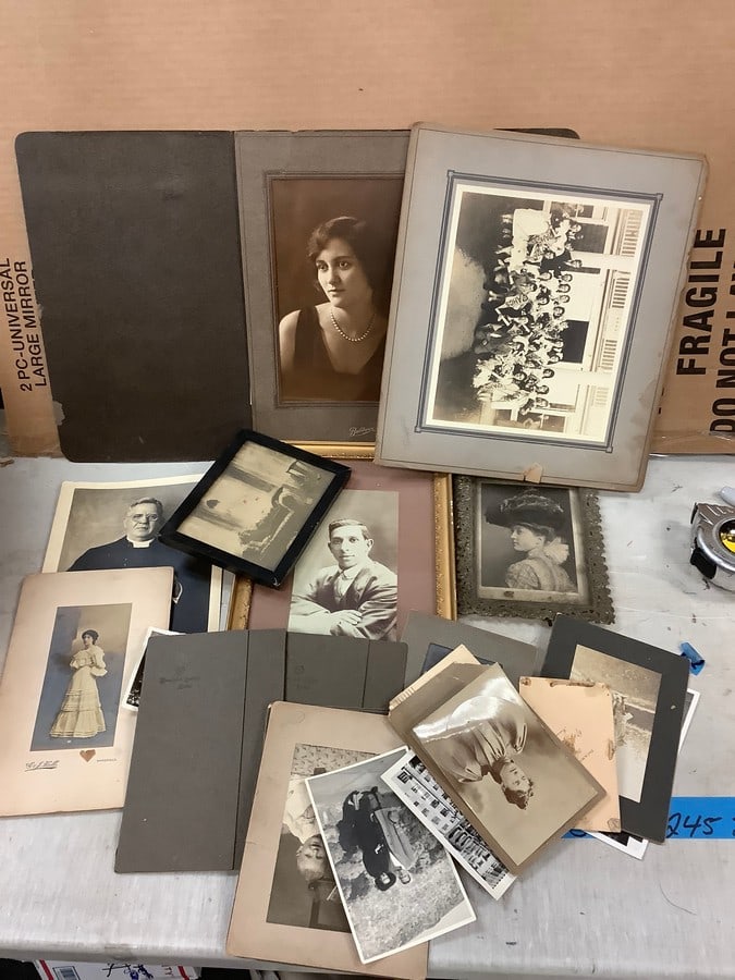 Large Lot of Black and White Photos: Large Lot of Black and White Photos