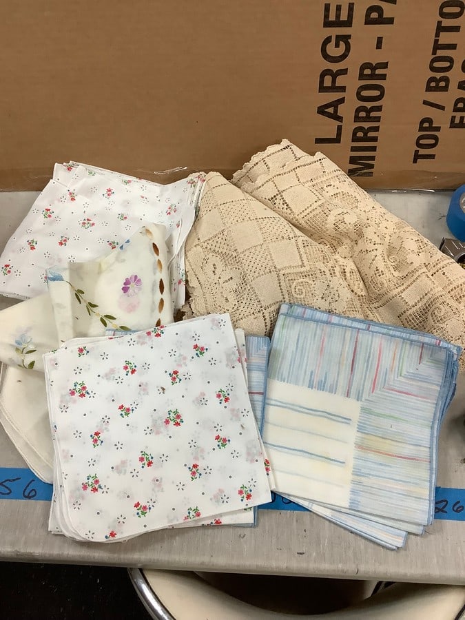 Lace Table Cloths and Napkins (1 of 1)