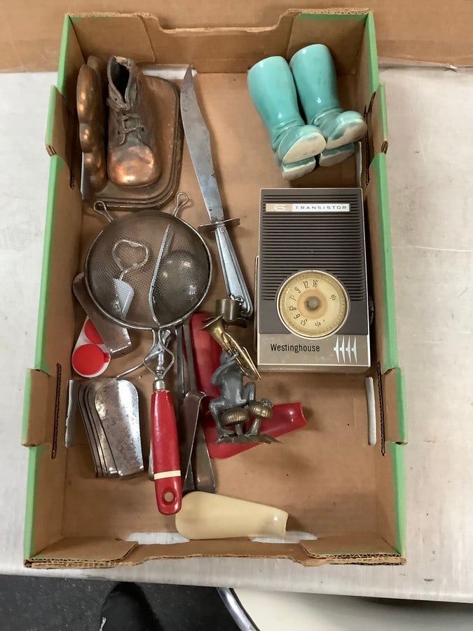 Vintage Radio, Kitchenware Knives and More: Vintage Radio, Kitchenware Knives and More