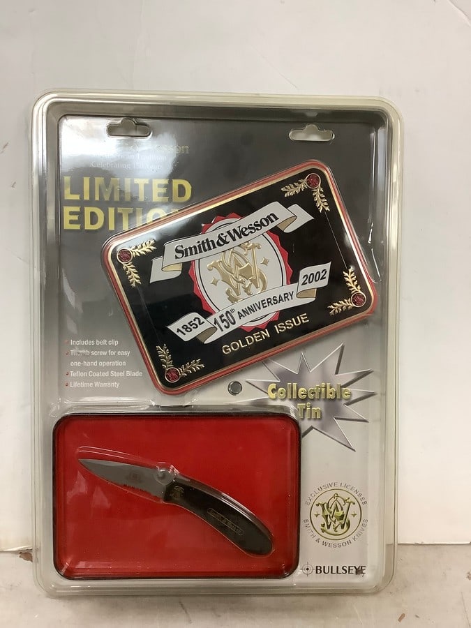 Smith and wesson limited edition collectible knife and tin: Smith and wesson limited edition collectible knife and tin