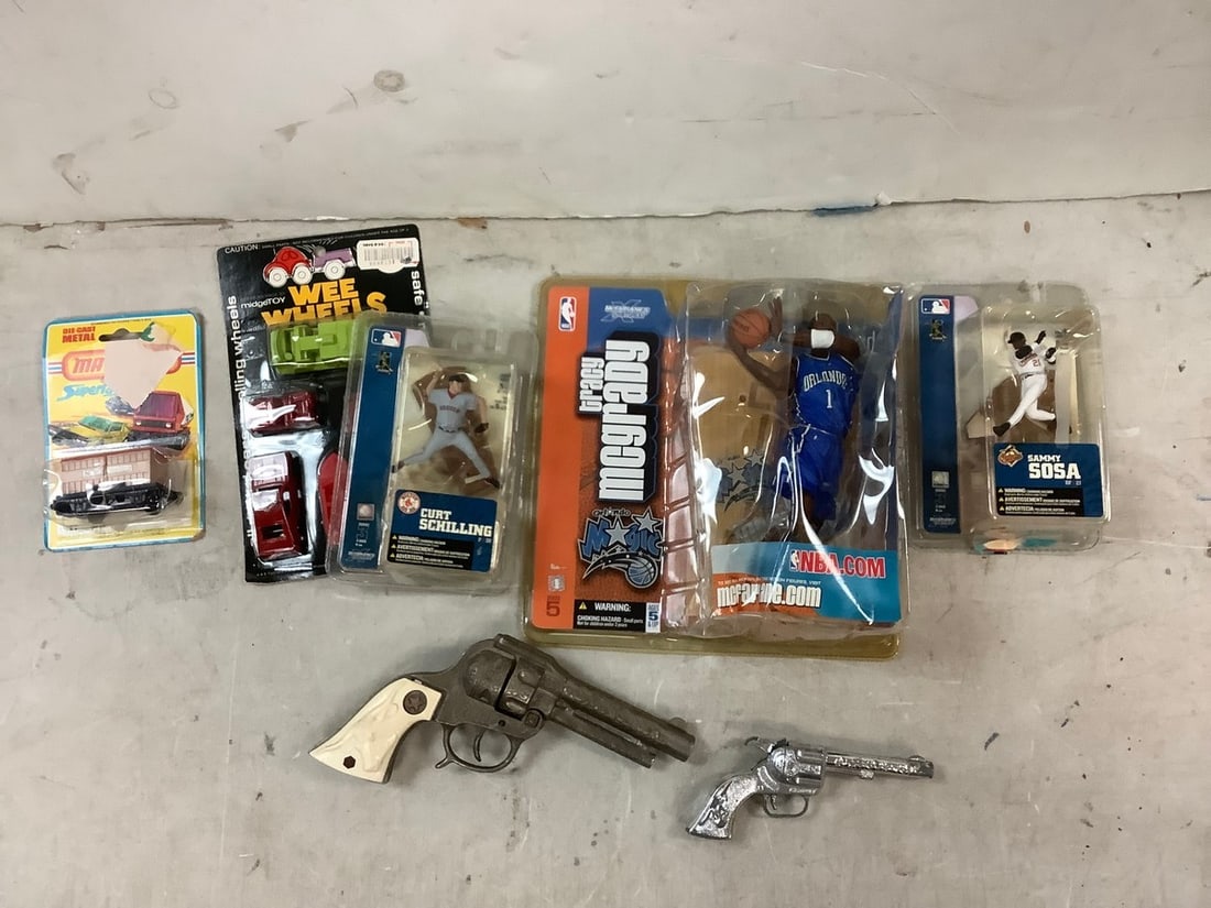 Lot of Vintage Cap Guns, Figurines and more: Lot of Vintage Cap Guns, Figurines and more