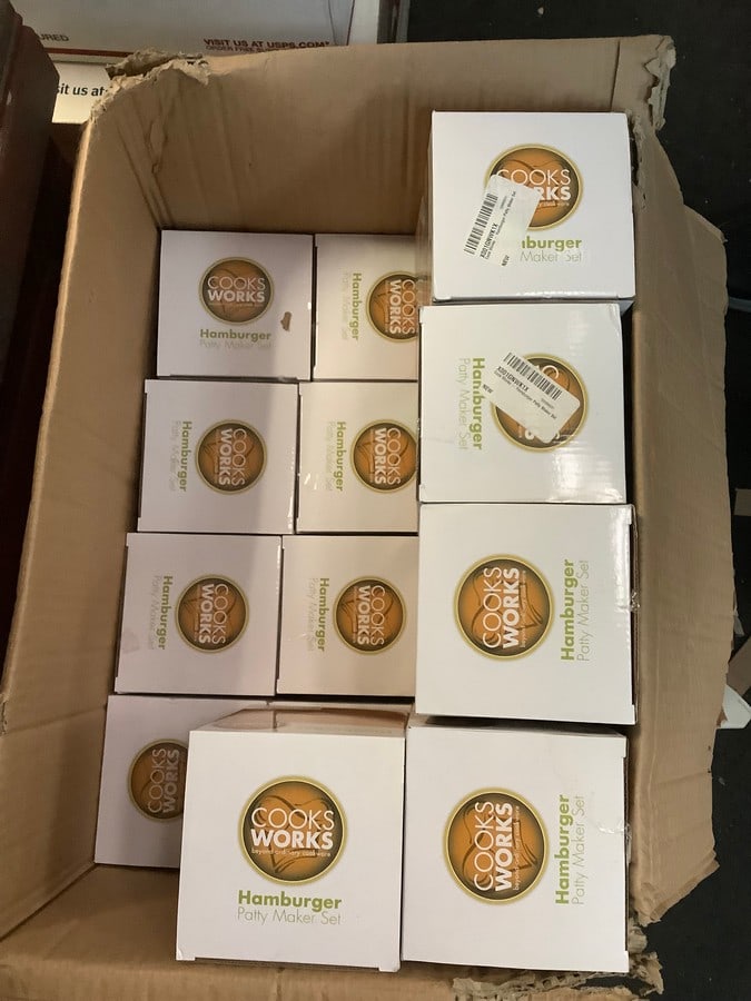 Case of 33 Hamburger patty maker sets: Case of 33 Hamburger patty maker sets