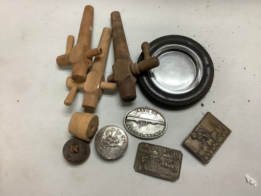 Pennsilvenia ash tray, Mack and more belt buckles and wine spickets: Pennsilvenia ash tray, Mack and more belt buckles and wine spickets