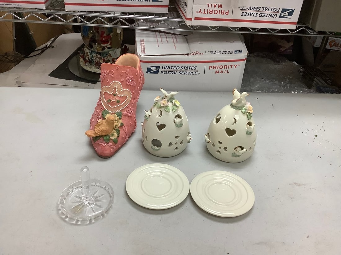 Ceramic shoe wine bottle holder, ceramic decorative eggs and more: Ceramic shoe wine bottle holder, ceramic decorative eggs and more