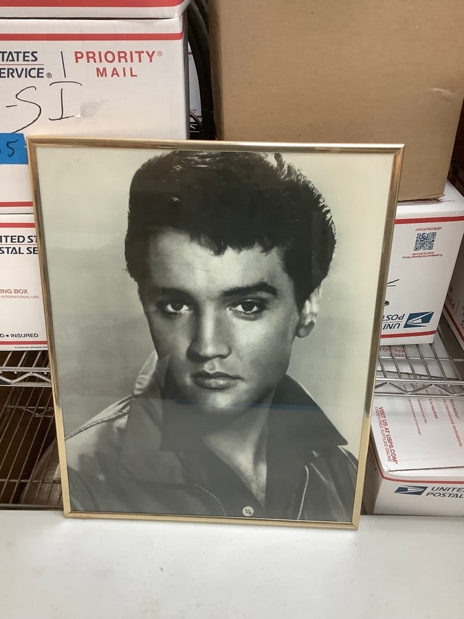 Elvis Presely Framed Picture 20.25x16.25" (1 of 1)