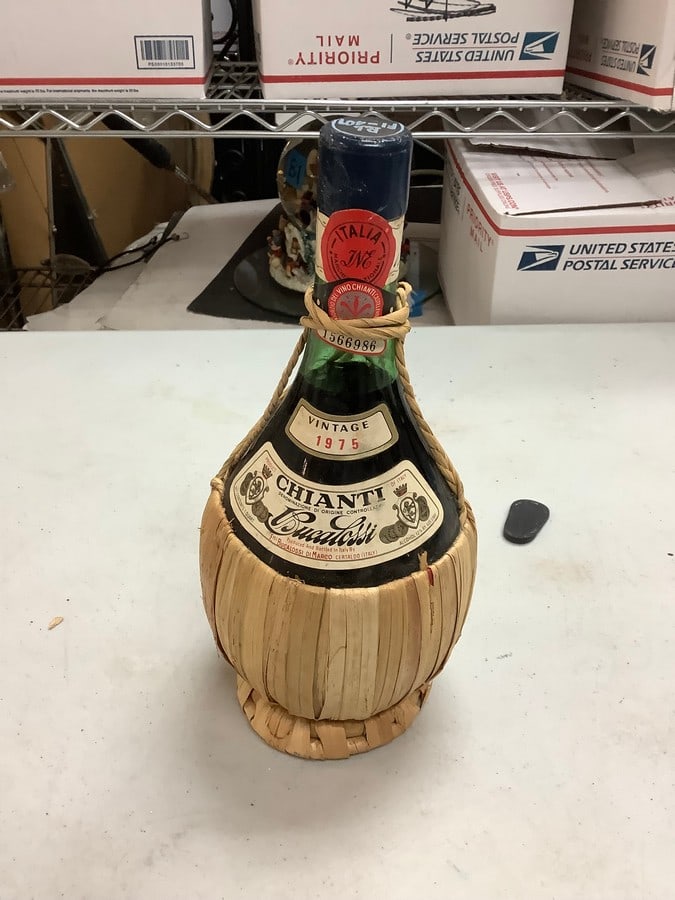 Sealed Chianti: Sealed Chianti