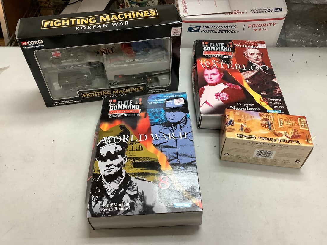 Fighting machines model vehicles, elite commander diecast military figures and more (1 of 1)