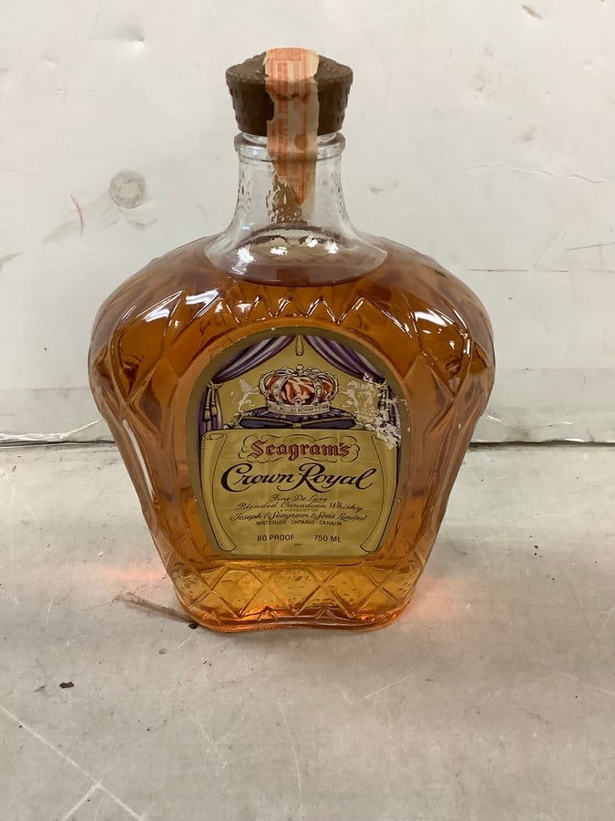 Crown royal 750mL: Crown royal 750mL