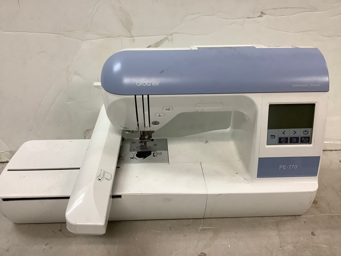 Brother embroidery system(PE-770): Brother embroidery system(PE-770)