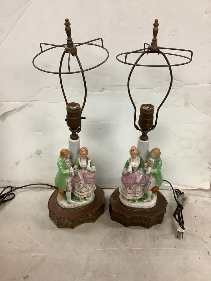 Lot of decorative lamps(21in.tall): Lot of decorative lamps(21in.tall)