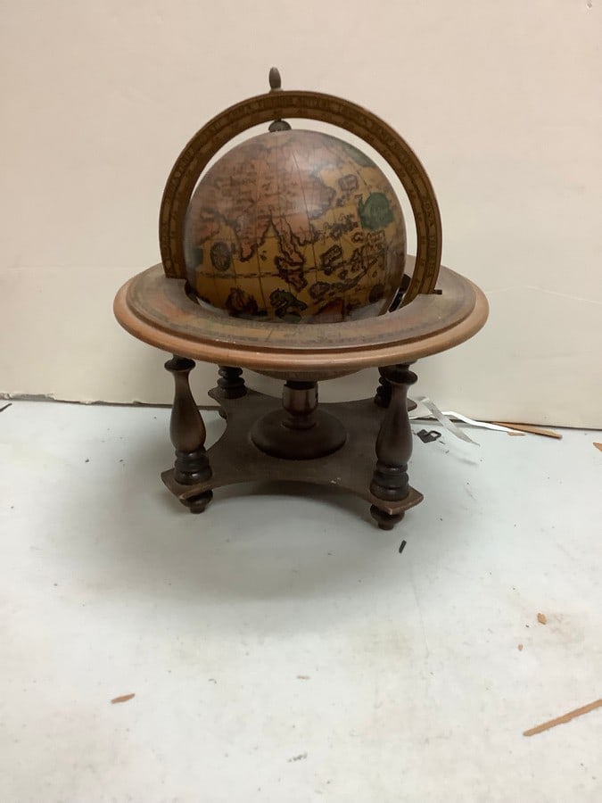 Desk top globe 11" (1 of 1)