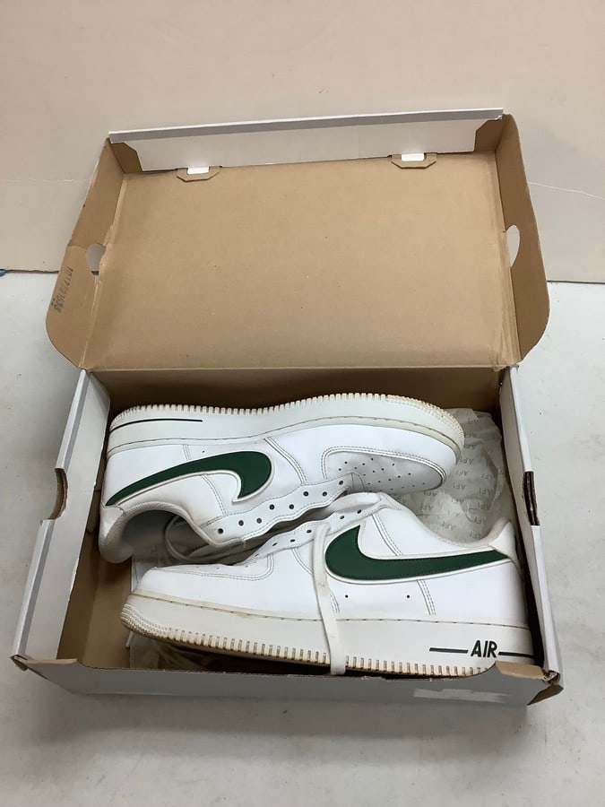 Original Air Force Ones size 10: Original Air Force Ones size 10