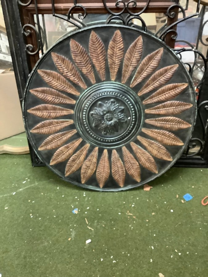 Large metal wall hanging 30" round (1 of 1)