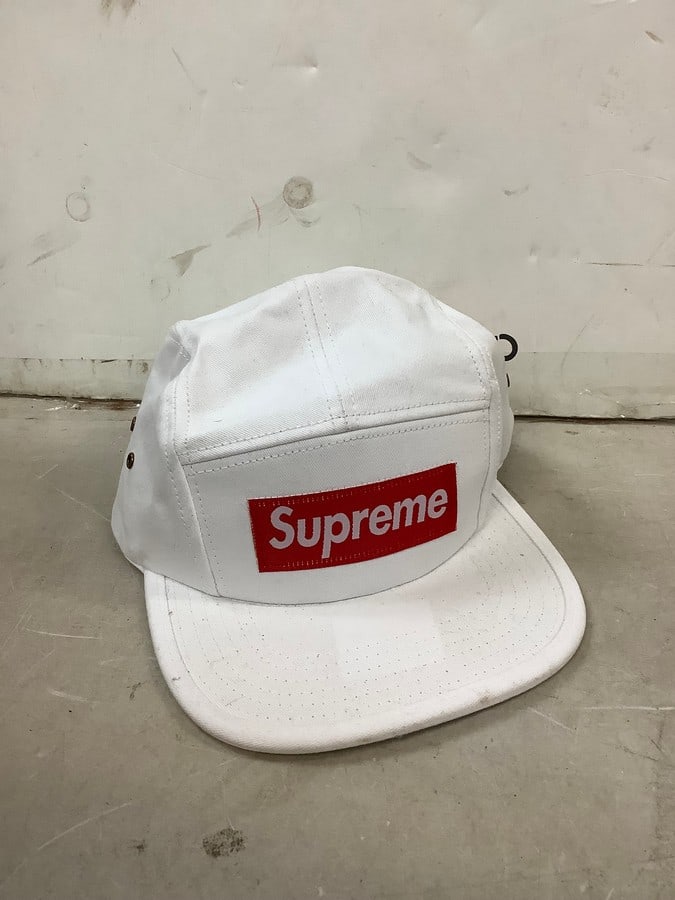 White supreme cap (1 of 1)