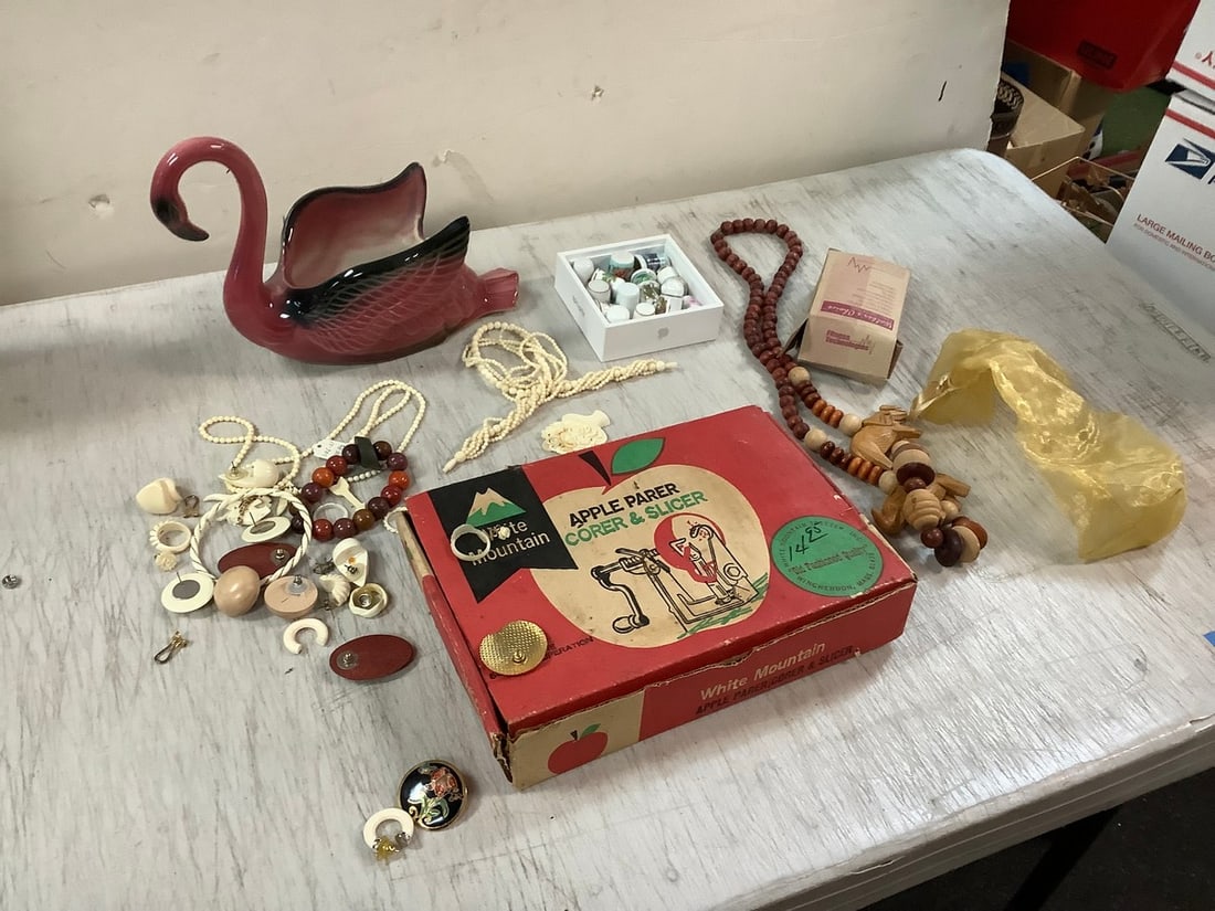 Porcelain thimballs, jewelry and more: Porcelain thimballs, jewelry and more