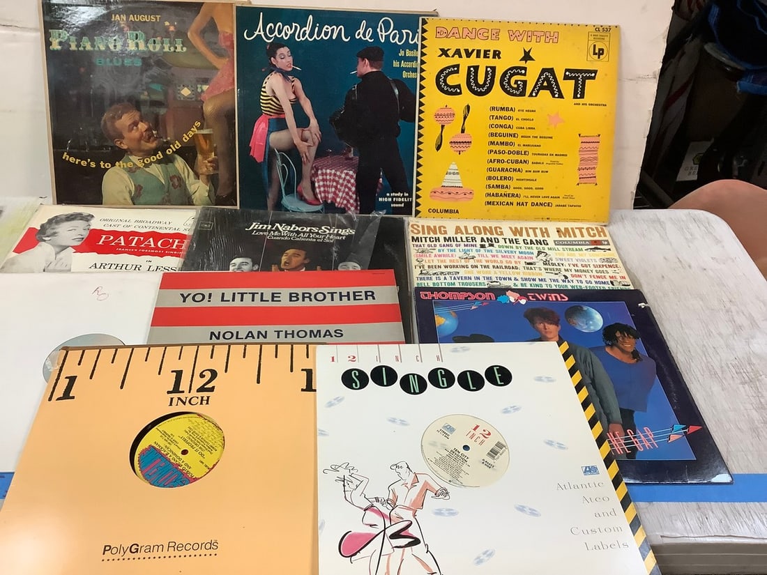 Lot of vintage records(Accordion de Paris, Piano roll blues, and more): Lot of vintage records(Accordion de Paris, Piano roll blues, and more)