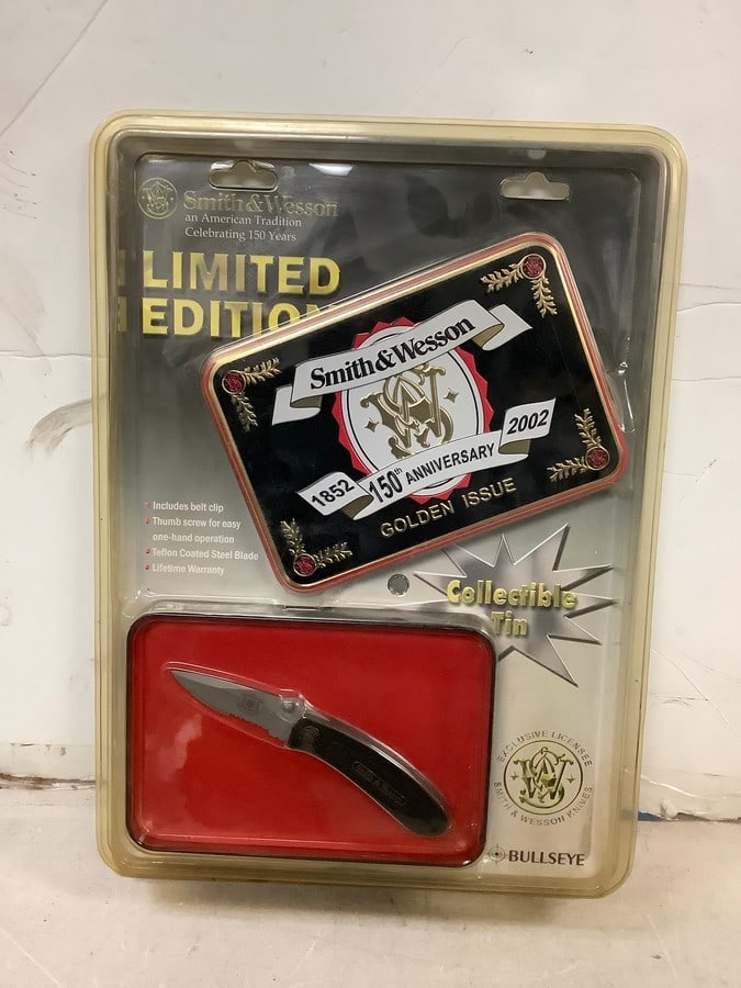 Limited edition Smith and Wesson bullseye knife: Limited edition Smith and Wesson bullseye knife