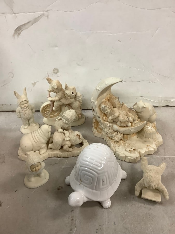 Lot of snowbabies ceramics: Lot of snowbabies ceramics