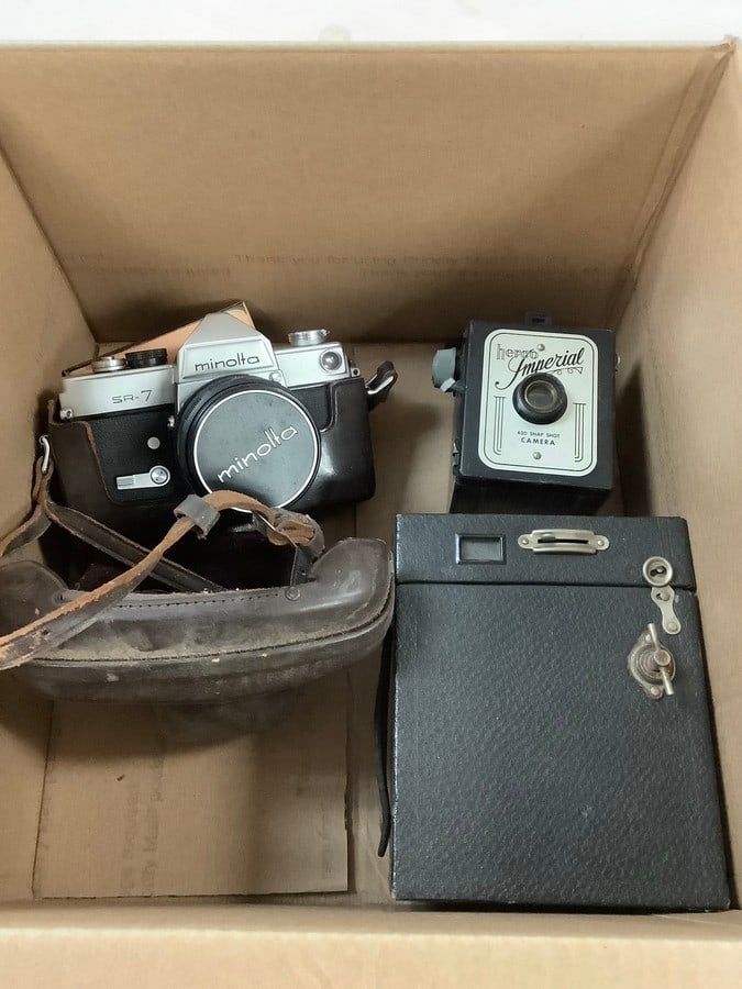 Lot of vintage cameras: Lot of vintage cameras