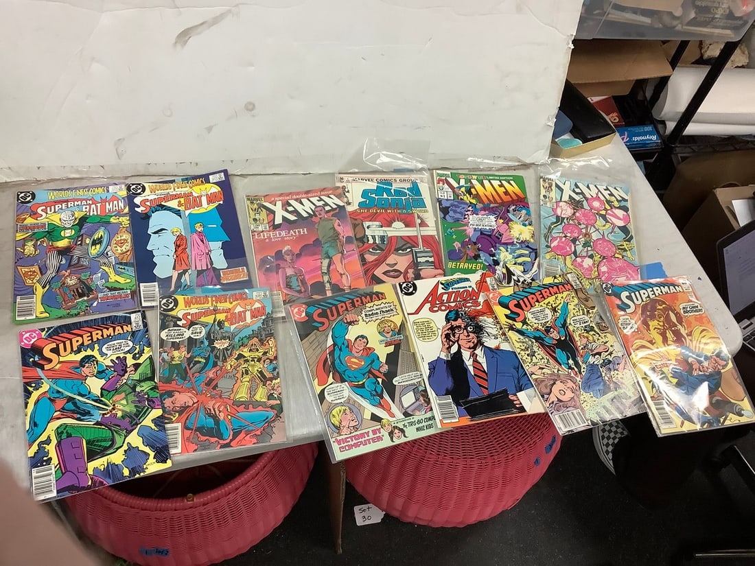 Lot of Vintage Comics Marvel and DC some with sleeves (1 of 1)