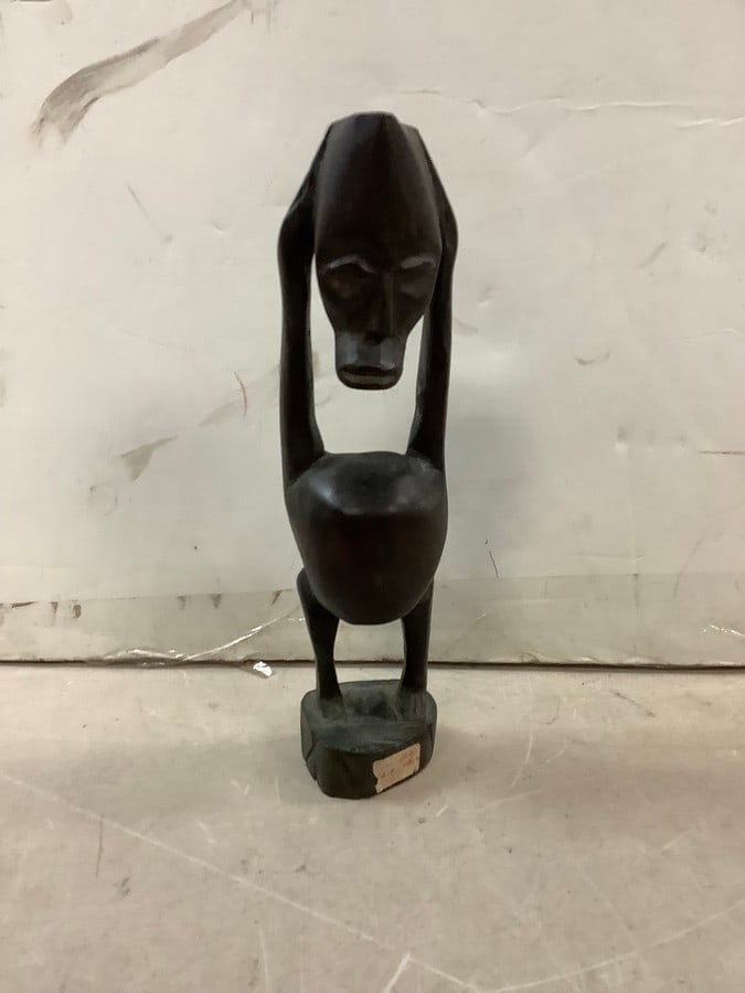 Hand Carved African Statue 8.5" (1 of 1)