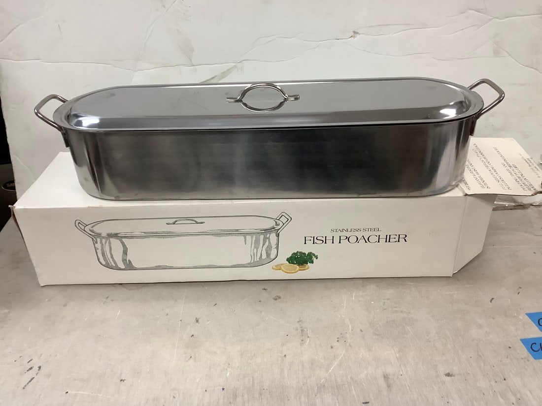 Fish Poacher Pan in Box 26x7.5x6": Fish Poacher Pan in Box 26x7.5x6"
