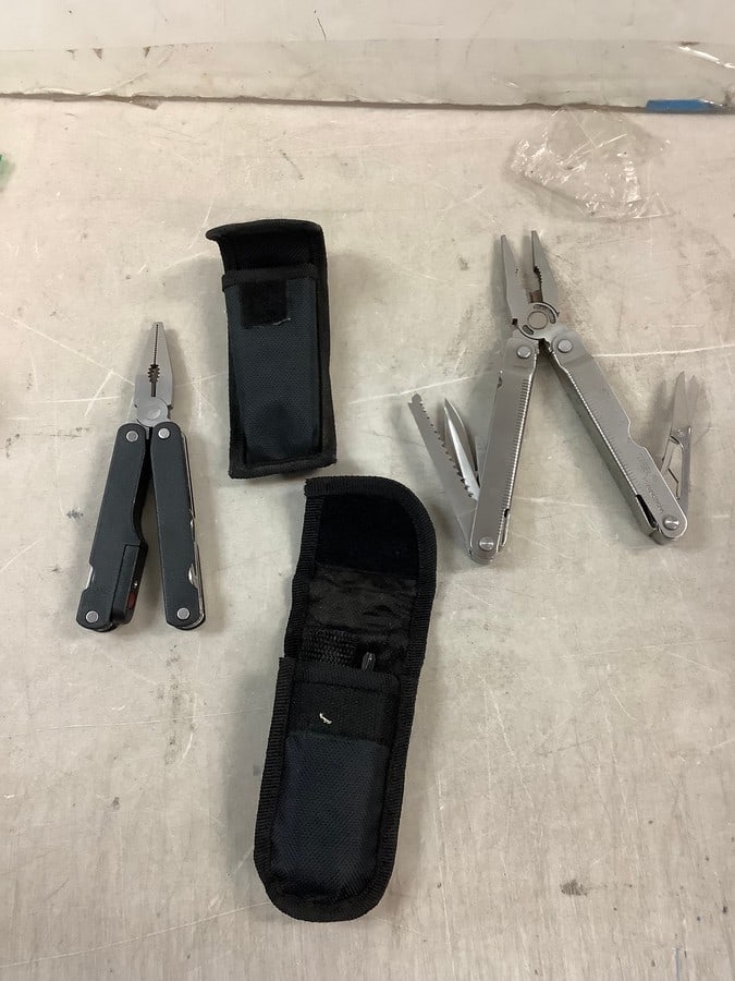 Lot of Multi Tools (1 of 1)