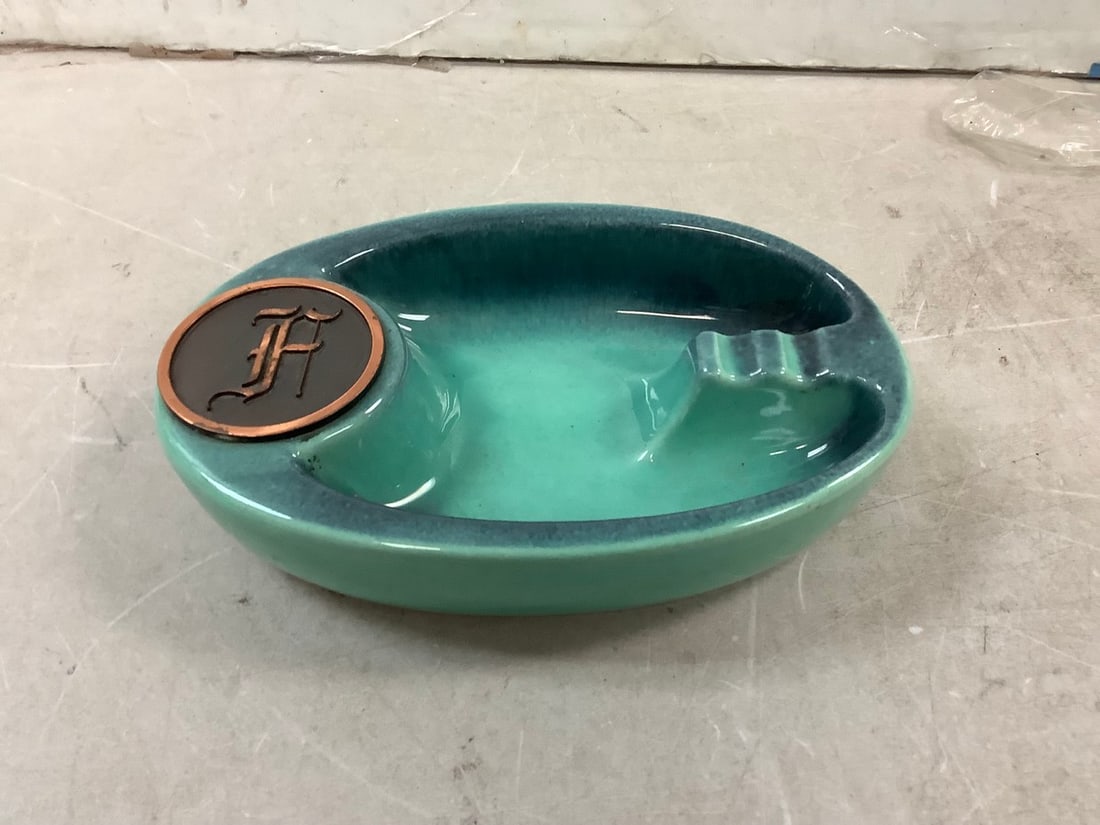 Vintage Roseville Pottery Ash Tray 7.5x5x2" (1 of 1)
