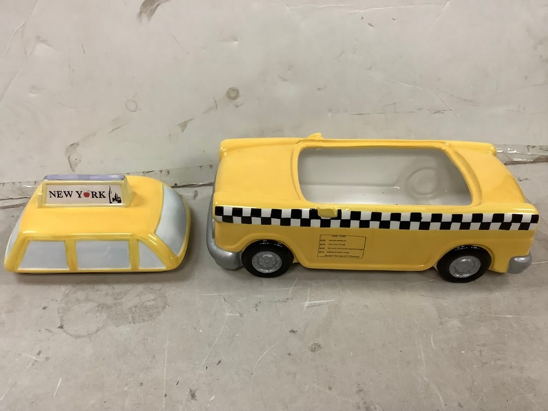 New York Taxi Cookie Jar 13.5x6x7" (1 of 1)