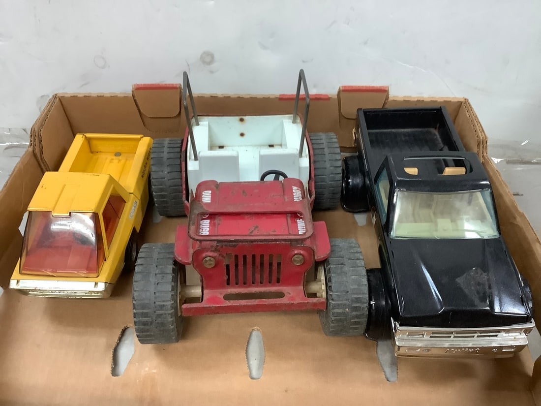 Lot of Vintage Metal Nylint, Tonka, and Structo Trucks (1 of 1)
