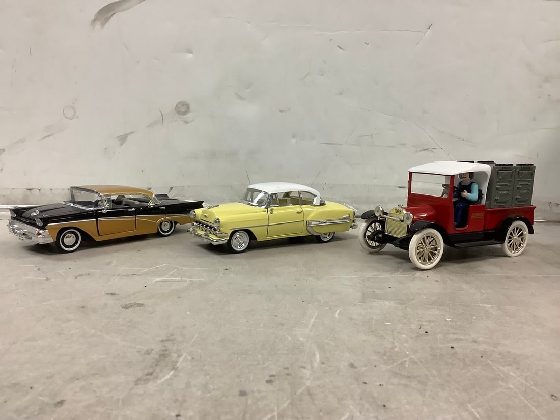 Lot of 1954 Chevrolet Bel Air Coupe, 1958 Ford Fairlane and Liberty Classics Diecast Bank: Lot of 1954 Chevrolet Bel Air Coupe, 1958 Ford Fairlane and Liberty Classics Diecast Bank