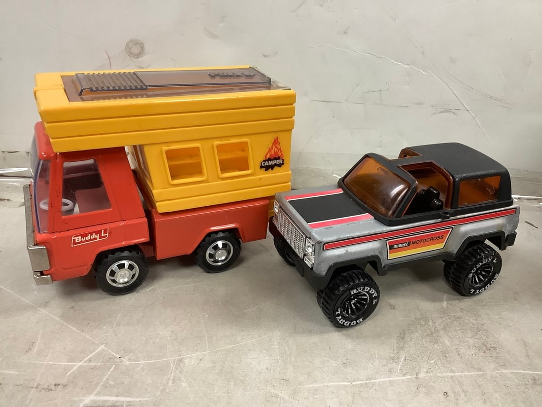 Lot of vintage Buddy L motorcross and camper: Lot of vintage Buddy L motorcross and camper